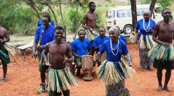 Traditional cultural performance and community heritage experience